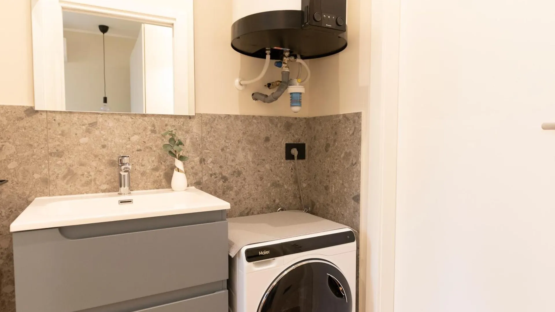 Ihost Luxury -Free Parking- Plana 9 Apartment Milan